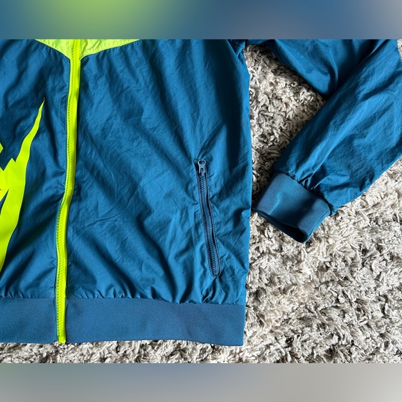 Nike Windrunner running jacket - Picture 2 of 5